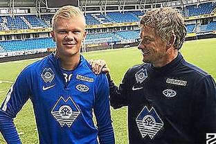 梅开二度！官方：马赫雷斯当选阿尔及利亚3-0苏丹最佳球员（官方：马赫雷斯独中两元，当选阿尔及利亚3-0苏丹全场最佳）