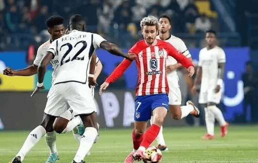 立大功！杨瀚森造埃迪第5次犯规，后者被换下